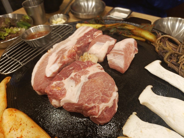  《월화식당 구디점》 고기를 직접 구워주는 질 좋은 고깃집을 찾는다면? 【#구디맛집 #구로구맛집 #구디삼겹살】