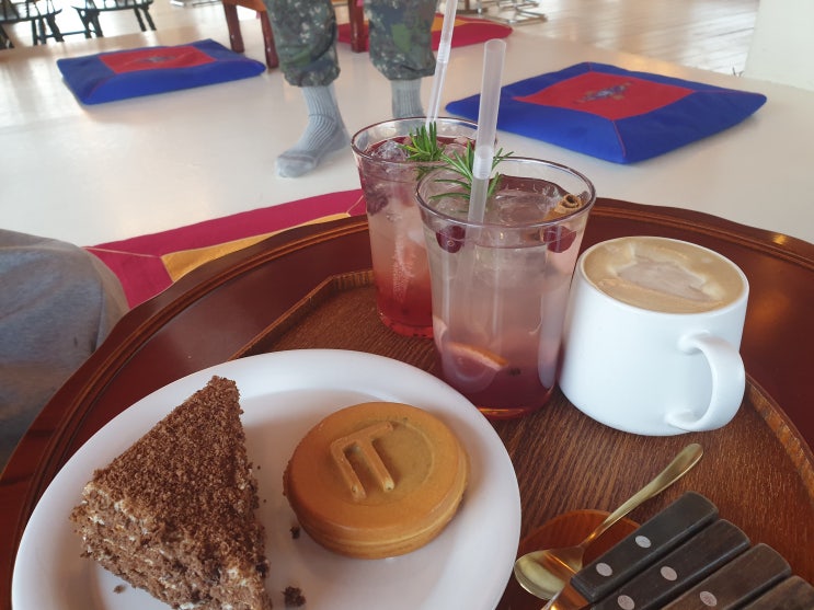  가평 어느 시골마을의 찻집 - 참쌀떡, 쌀믹스로 빚은 6가지의 맛 '한글빵' 카페고요재