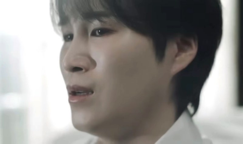 김희재 꽃마리 mv 눈물 그렁그렁