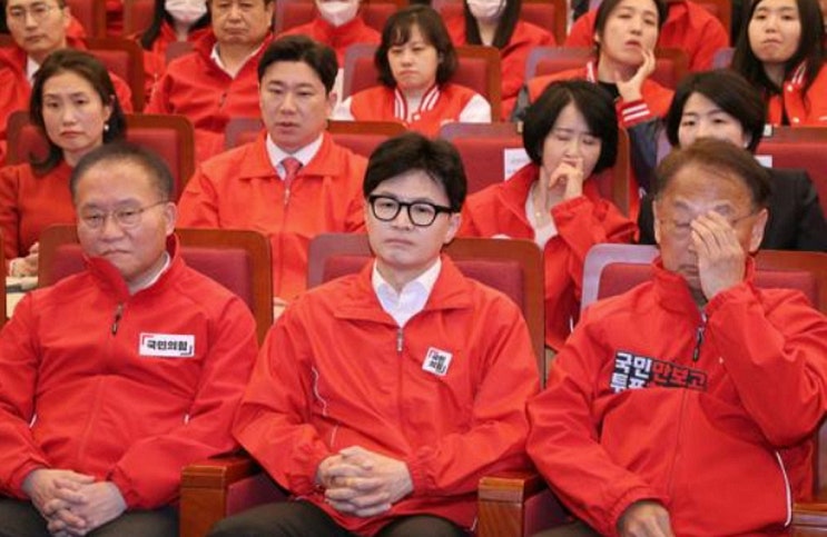 탄핵열차 막았지만 슈퍼 야당 또 출현 …'슈퍼야당 탄생에 더... 