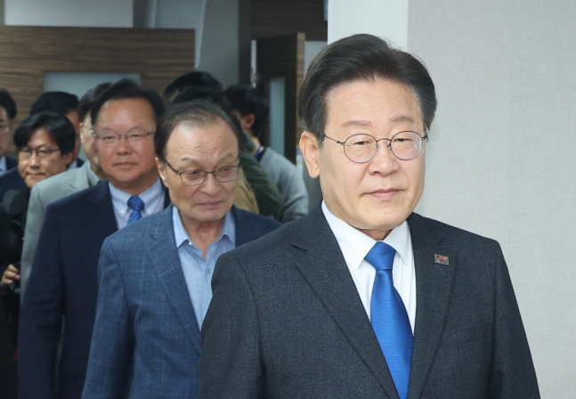 민주 175석‧국민의힘 108석…의회 권력 다시 쥔 '巨野' 민주 175석‧국민의힘 108석…의회 권력 다시 쥔 '巨野'