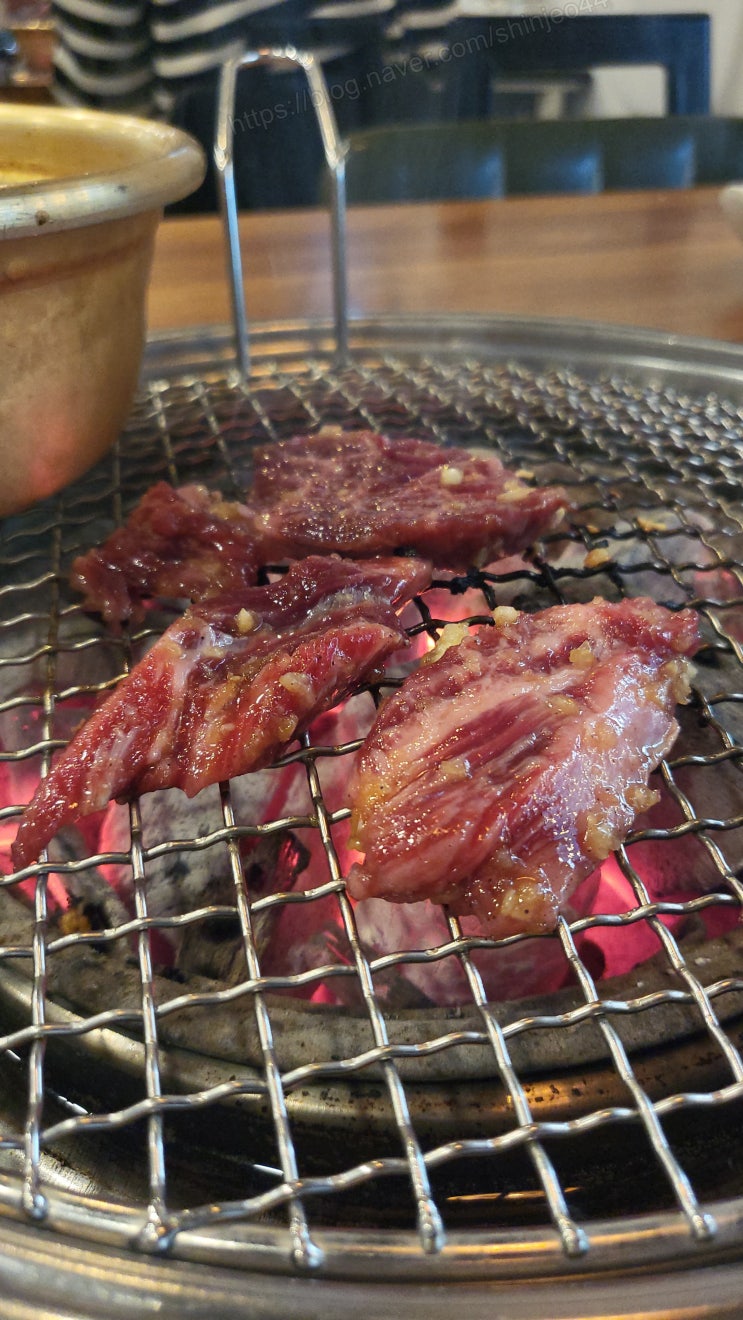  투뿔한우에 깊은 풍미까지 더한 중동네거리맛집 갠찬소