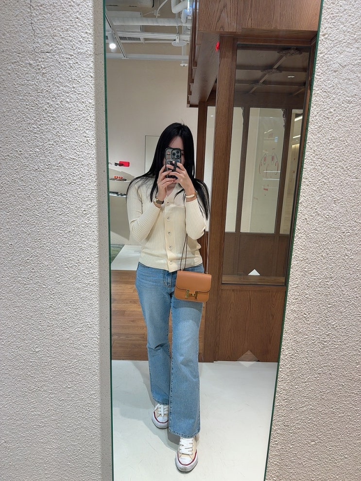  [일상] 4/6 주말 일상 산드로 제니 가디건 시에 청바지 피터앤메이 안경 유미분 먹으며 댓글부대 보기  석촌호수 벚꽃은 지나쳐 가는 걸로