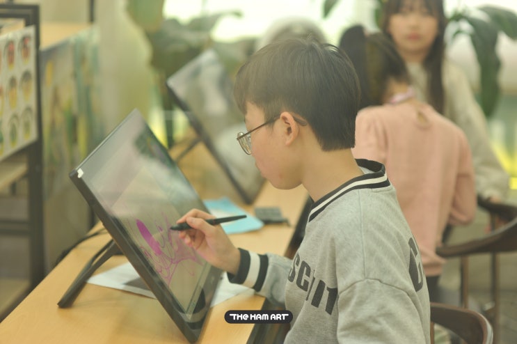 부산디지털드로잉 24.4.10 온샘더함미술학원 수업모습[온천동미술학원/사직동미술학원/명륜동미술학원]
