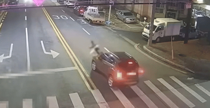 위자료 25만원에 교통비 8천원?…횡단보도서 車에 치여 날아갔는데 위자료 25만원에 교통비 8천원?…횡단보도서 車에 치여 날아갔는데