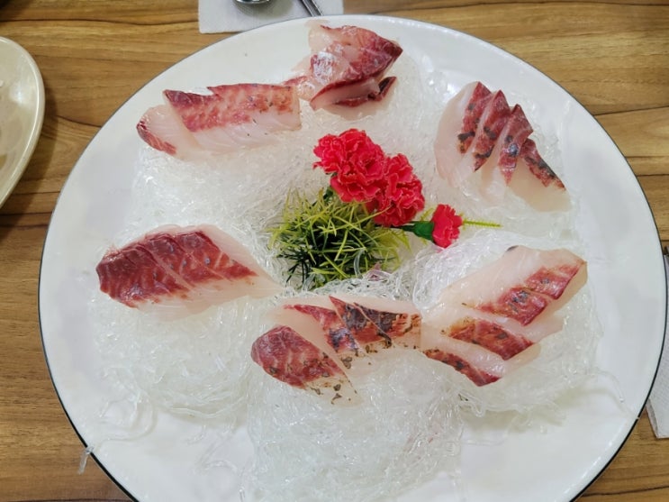  푸짐한 점심특선 회정식이 10년전 그대로 9,000원 회맛집여행, 일산맛집 삼송맛집 장보고횟집