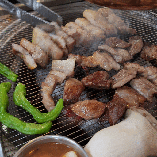  호성동삼겹살맛집 [고깃간] 삼겹살 + 특수부위가 맛있고, 반찬 잘 나오는 가성비갑 고기집 추천! 고수도 있어요!