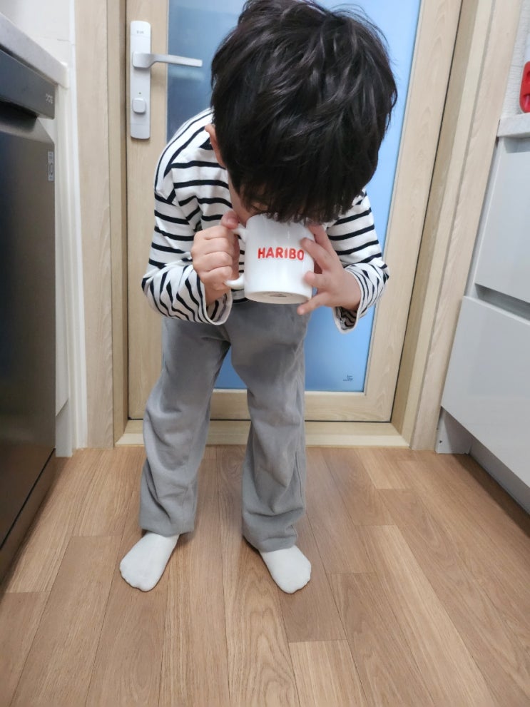  웃으면 딸꾹질하는 아이 딸꾹질 멈추는법 꿀팁