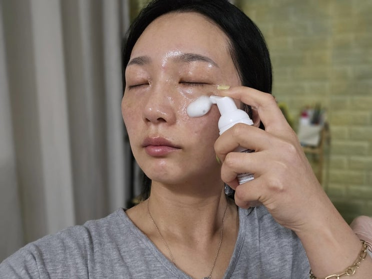  슬로우에이징 대표 브랜드 에끌라두 거품토너 추천해요