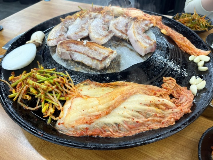 [인천 부평] 원적산솥뚜껑삼겹살 / 청천동 산곡동 생삼겹살 주차 편한 맛집