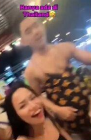  말레이시아 미인대회 우승자가 왕관을 박탈당한 이유는(?)