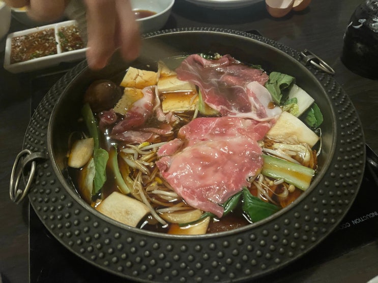 신주쿠 맛집 온몸을 녹여준 뜨끈한 나베조 스키야키 무한리필
