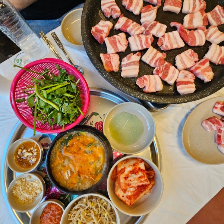 영통삼겹살 미나리삼겹살 은하식당 배터지게 먹고 온 후기 영통삼겹살 미나리삼겹살 은하식당 배터지게 먹고 온 후기