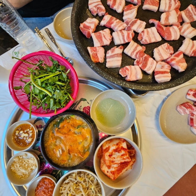 영통삼겹살 미나리삼겹살 은하식당 배터지게 먹고 온 후기