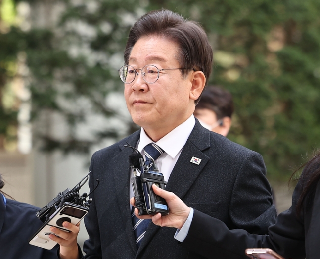 총선 후 재판서 이재명 측 “부끄러운 줄 알라” vs 검찰 “적절한 발언인가” 총선 후 재판서 이재명 측 “부끄러운 줄 알라” vs 검찰 “적절한 발언인가”