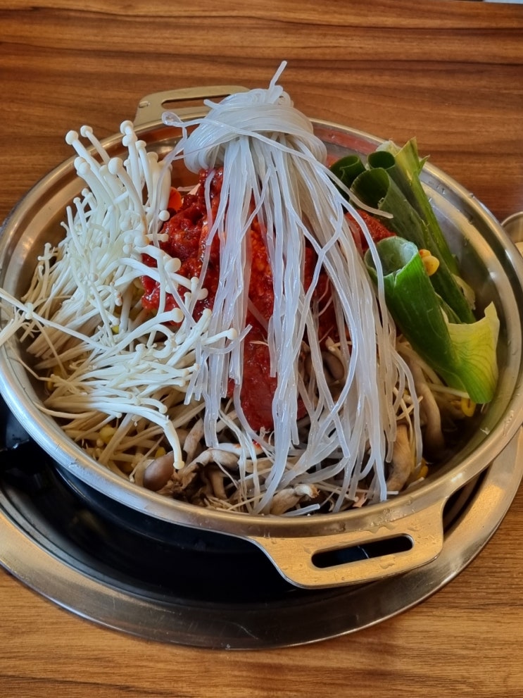  전주 한옥마을 육전과 함께 즐기는 매콤한 물갈비 맛집 [한옥마을물갈비]