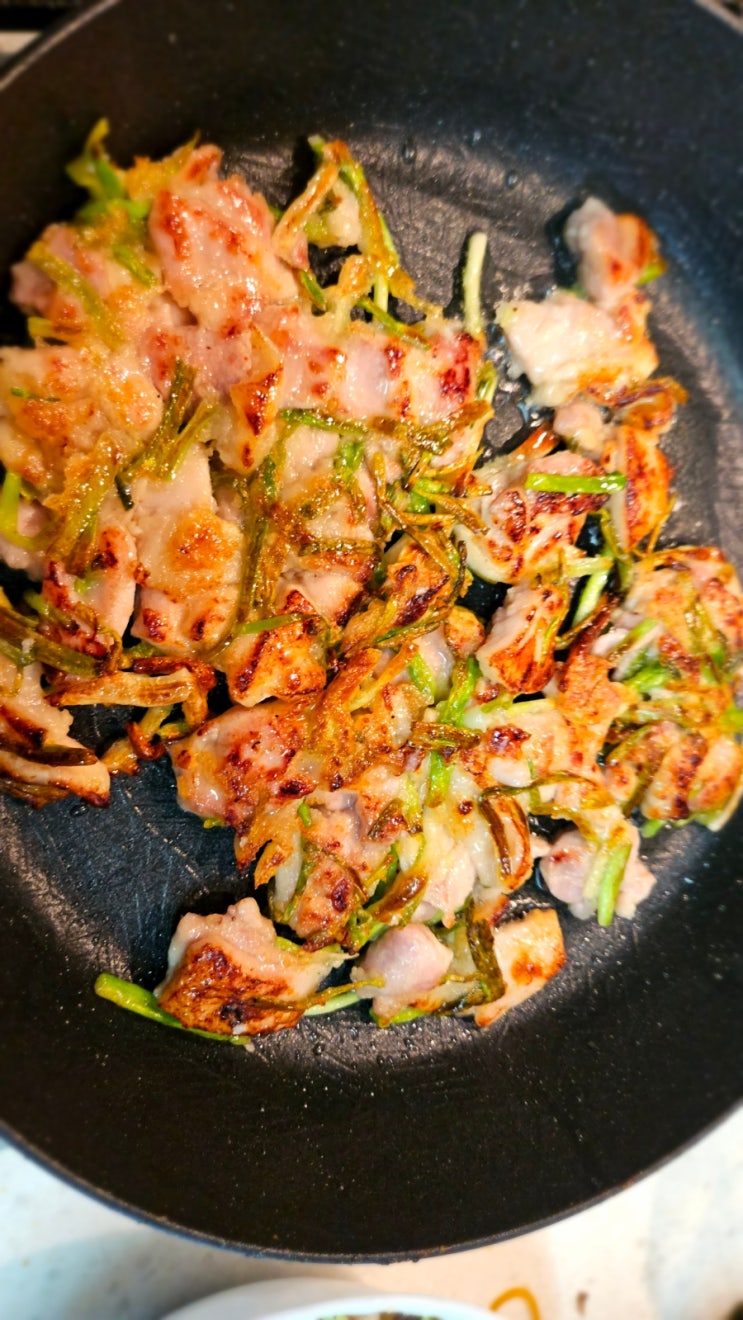  펀스토랑 이찬원 닭전 닭다리살 요리