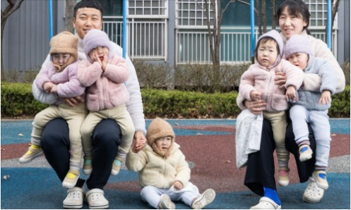 "꺄하하" 오둥이 옷입히는데 1시간…그래도 '행복한 전시상황' "꺄하하" 오둥이 옷입히는데 1시간…그래도 '행복한 전시상황'