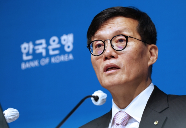 "내년 기준금리 2.5% 전망... 올 7월부터 0.25%p 인하" "내년 기준금리 2.5% 전망... 올 7월부터 0.25%p 인하"