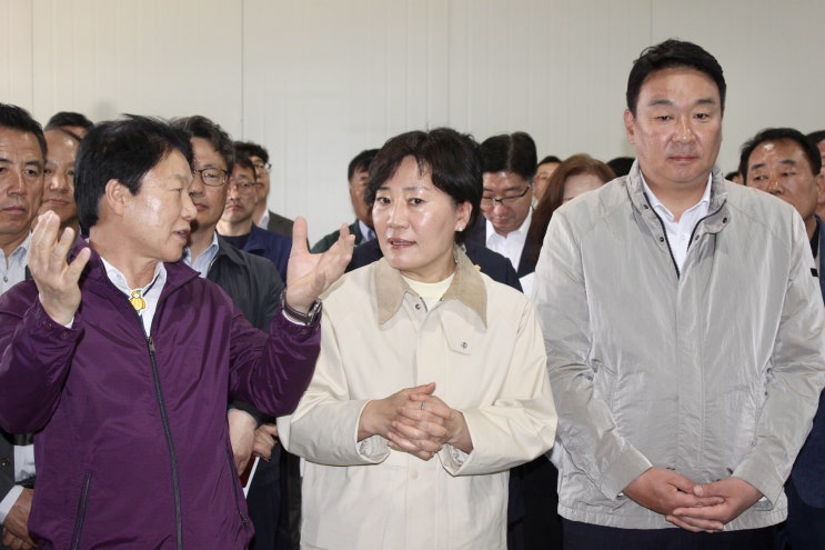 <b>송미령</b> 농식품부 <b>장관</b>, 성주군 참외산업 현장 방문