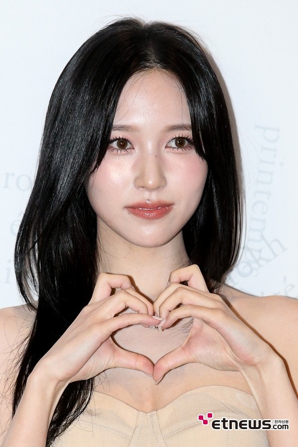 Kitsch Eunbi's Analysis of TWICE Mina's Makeup Look (rokh H&M Event)
