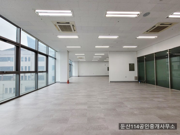  대전 둔산동 정부청사인근 주차편리 인테리어완비된 무권리 사무실임대 (매물번호 20240416)