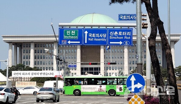 예상대로 민주당 ‘<b>채상병 특검</b>’ 공세 시작...저울질 하는 與