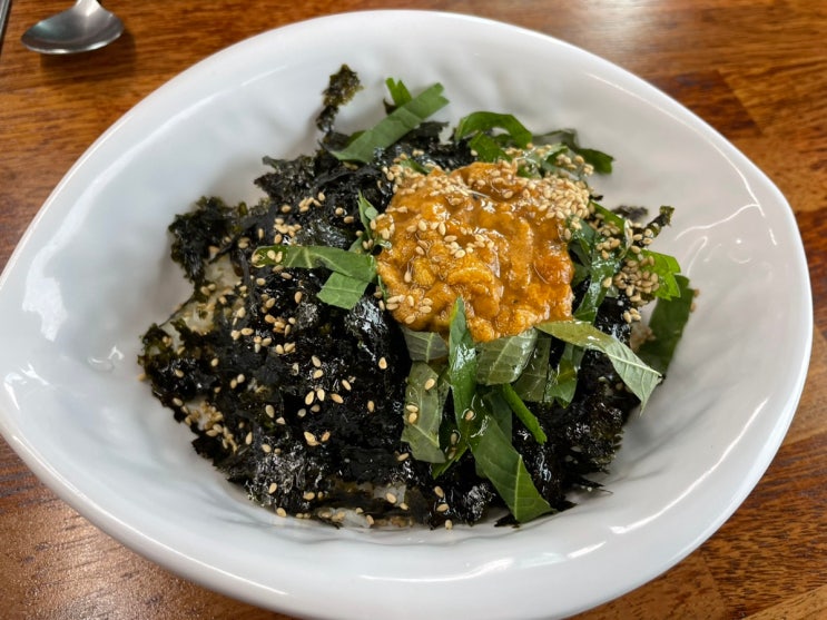  우도 산호해수욕장 성게비빔밥, 돈가스, 해물라면, 전복죽 판매하는 오션뷰 식당 섬마을 (협찬 아님)