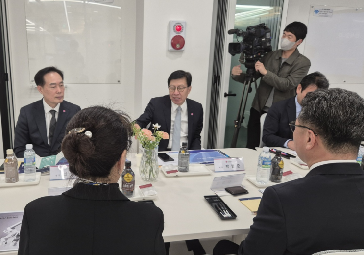 <b>박형준 부산시장</b>, (주)일주지앤에스 방문
