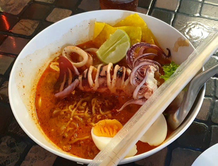 태국 치앙마이 식당, 올드타운 로컬 똠얌국수 현지인 맛집 ' Tom yan kai wan ' (똠얌 카이 완)