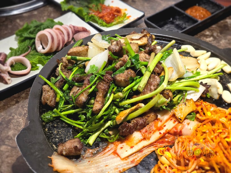  24년 3월 일기 / 갤러리아백화점 타임월드점, 회사뒷산 화봉산 등산 프랭크버거, 대전유앤아이의원, 중리동맛집 해삼 삼겹살, 카페로켓, 대전출근길