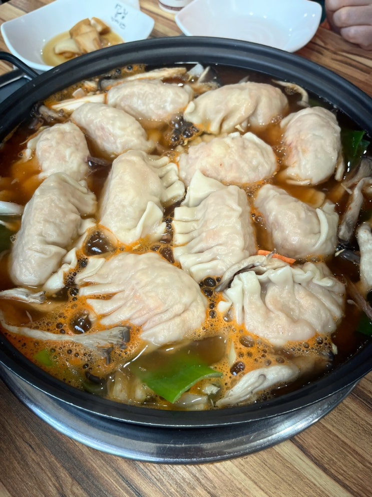  [인천 부평] 전골 잘하는 곰집 / 청천동 원적산 주차 편한 맛집 / 황해도식 만두전골 칼국수 볶음밥