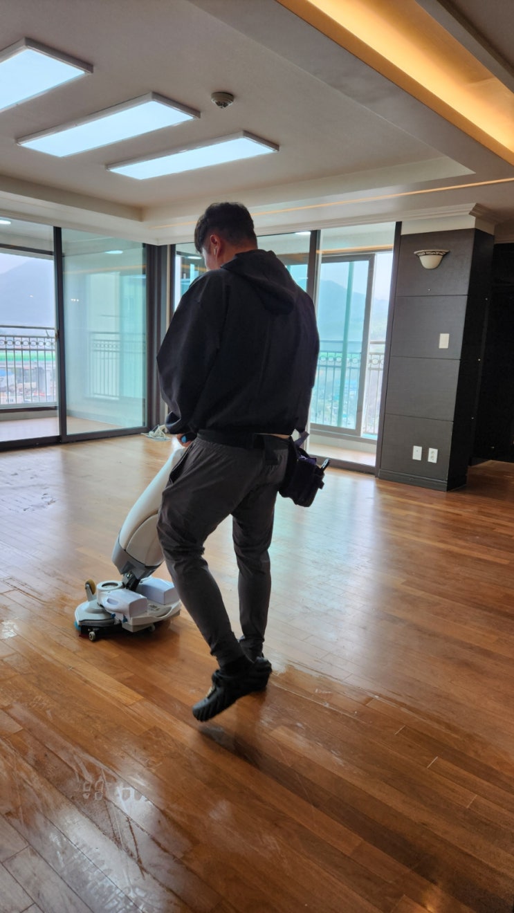  입주청소 업체 추천 퍼스트 클린 김윤근 팀장 꼼꼼함에 반하다. 막바지 이사준비완료