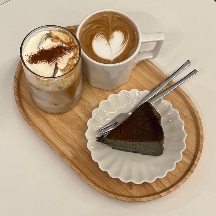  문래역카페 문래디저트카페 존맛 쑥케이크맛집 스텀프커피 Stump Coffee