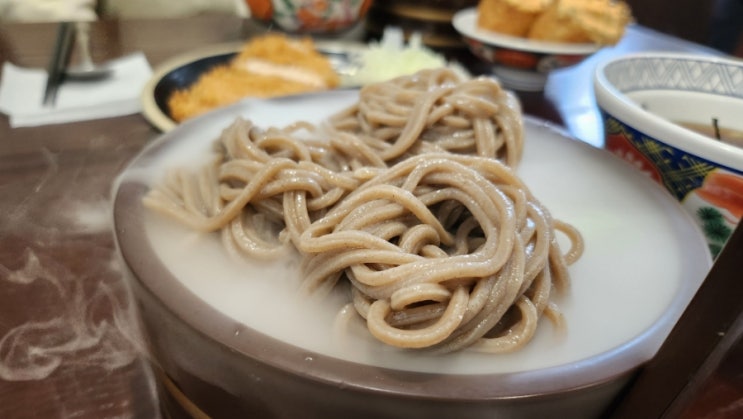  삼동소바 의왕직영점 : 삼동냉소바, 삼동정식 돈까스, 유부초밥