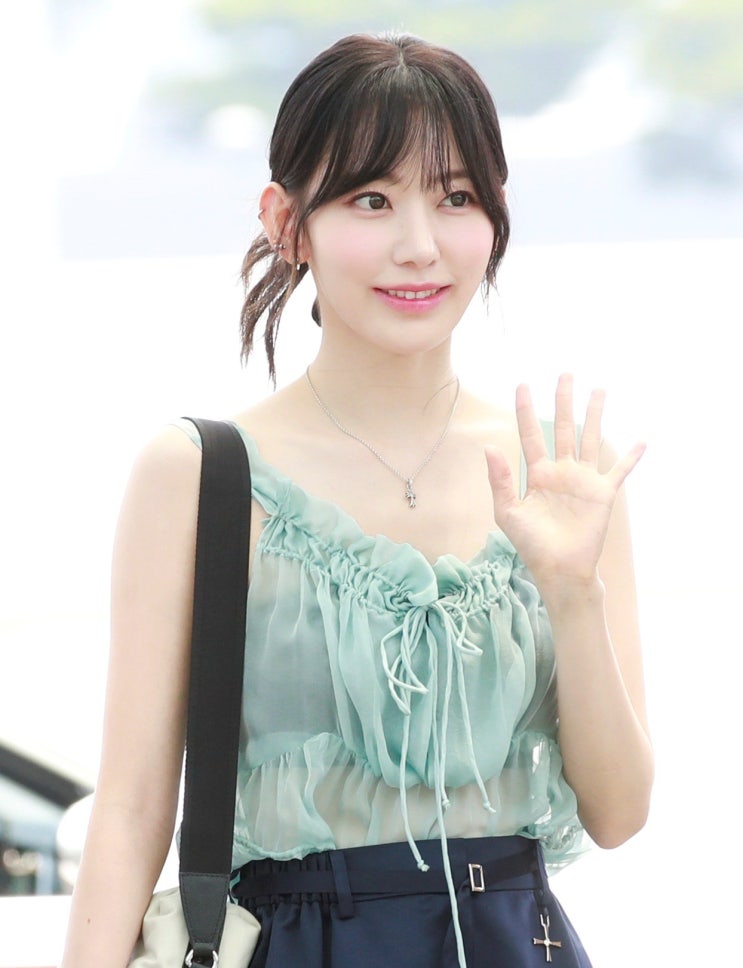 르세라핌 사쿠라, "K-음치" 코첼라 혹평에 "우리가 보여준 무대 중 최고의 무대" 르세라핌 사쿠라, "K-음치" 코첼라 혹평에 "우리가 보여준 무대 중 최고의 무대"