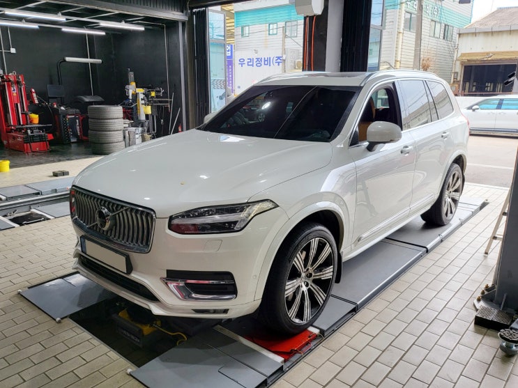  볼보 XC90 21인치 사계절 타이어 추천드려요 275/40R21