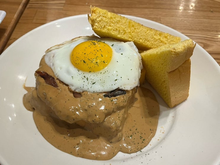  괌 맛집 인정  피카스 카페 로코모코