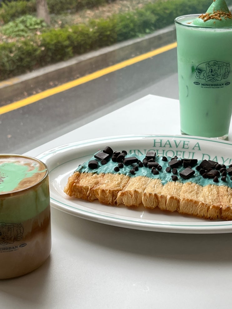  홍대 신상 연남동카페 사장님의 상상은 현실이 된다 연남동핫플 민트초코월드 Mint Choco World