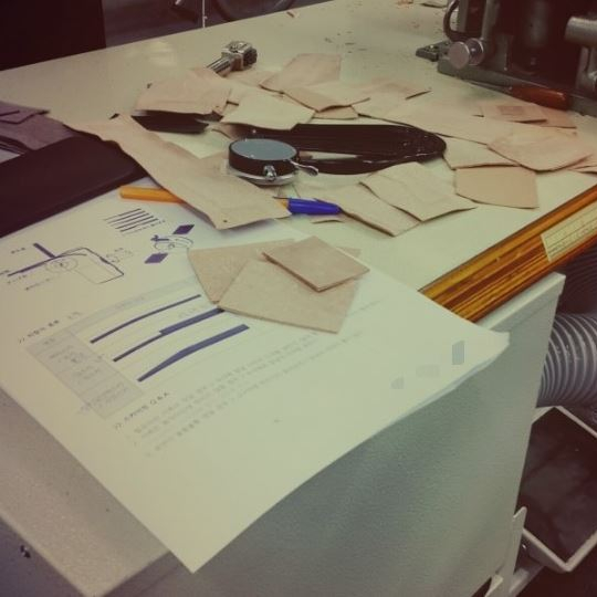  DIY : 취미 부자의 가죽 공예! 절대 못 팔아