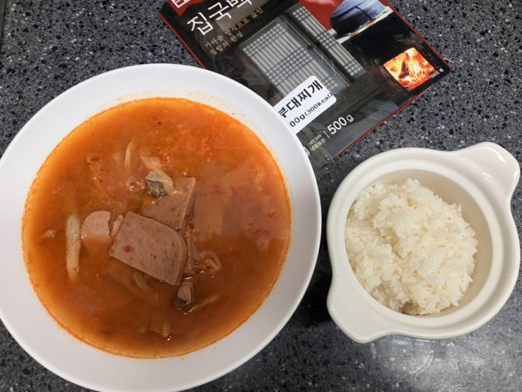  가정간편식 부대찌개 즉석국 집국백서 캠핑밀키트 추천