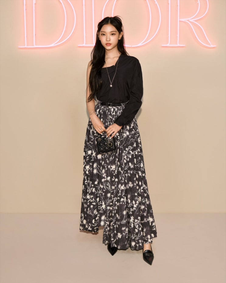 <b>뉴진스 해린</b> at Dior Fall 2024 Fashion Show in New York 04/15/2024