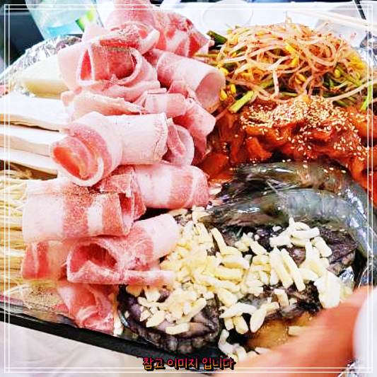  생방송투데이 : 신안 천사대교 전주식당 자족식당 직접 잡아 요리 뻘낙지 코너에서의 펄낙지탕탕이과 펄낙지연포탕 뻘낙지초무침 맛집 소개