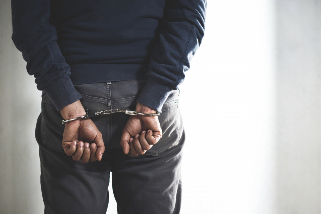 21세 지적장애 여성에 "넌 내 부인" 세뇌…몰래 혼인신고한 50대 21세 지적장애 여성에 "넌 내 부인" 세뇌…몰래 혼인신고한 50대
