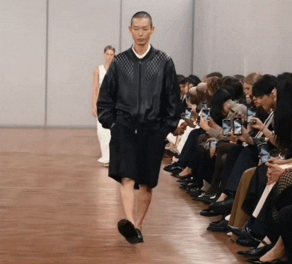  코스 신상 COS 아틀리에 컬렉션 남성 | 2024 S/S 컬렉션 | 퍼포레이트 레더 보머 재킷