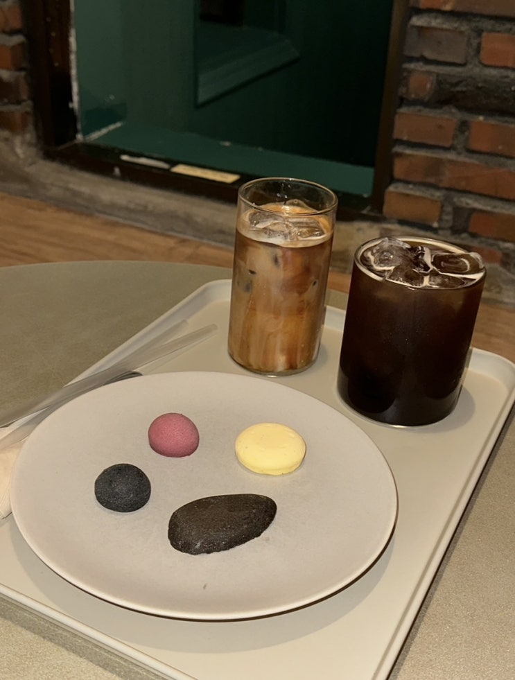  송리단길 카페 사브레 디저트맛집/예쁜카페/갬성카페/데이트코스/잠실카페/석촌호수카페
