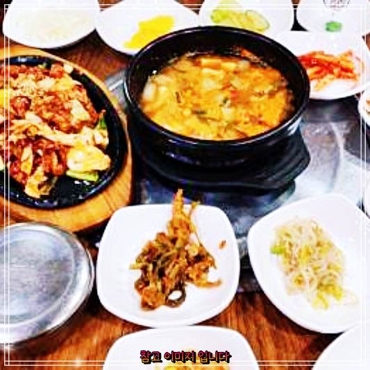  생방송투데이 : 의정부 금오동 전주식당 막퍼주는집 얼만데요 8천원 22가지 반찬 22첩 남도밥상 코너의 인기 백반정식과 제육볶음 가자미구이 맛집