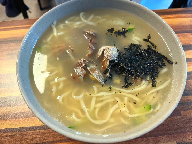  진한 국물과 겉절이가 일품인 수유 칼국수 맛집 수유 손칼국수(메뉴, 주차, 가격)