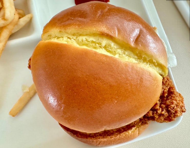 맥도날드 맥크리스피 디럭스 버거 세트 쿠팡이츠 배달 가격 후기 맥도날드 맥크리스피 디럭스 버거 세트 쿠팡이츠 배달 가격 후기