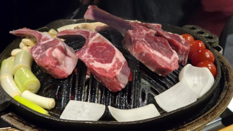 라무진 감성 모르면 나가라 / 압구정역 양갈비는 라무진 / 구워주는 고깃집